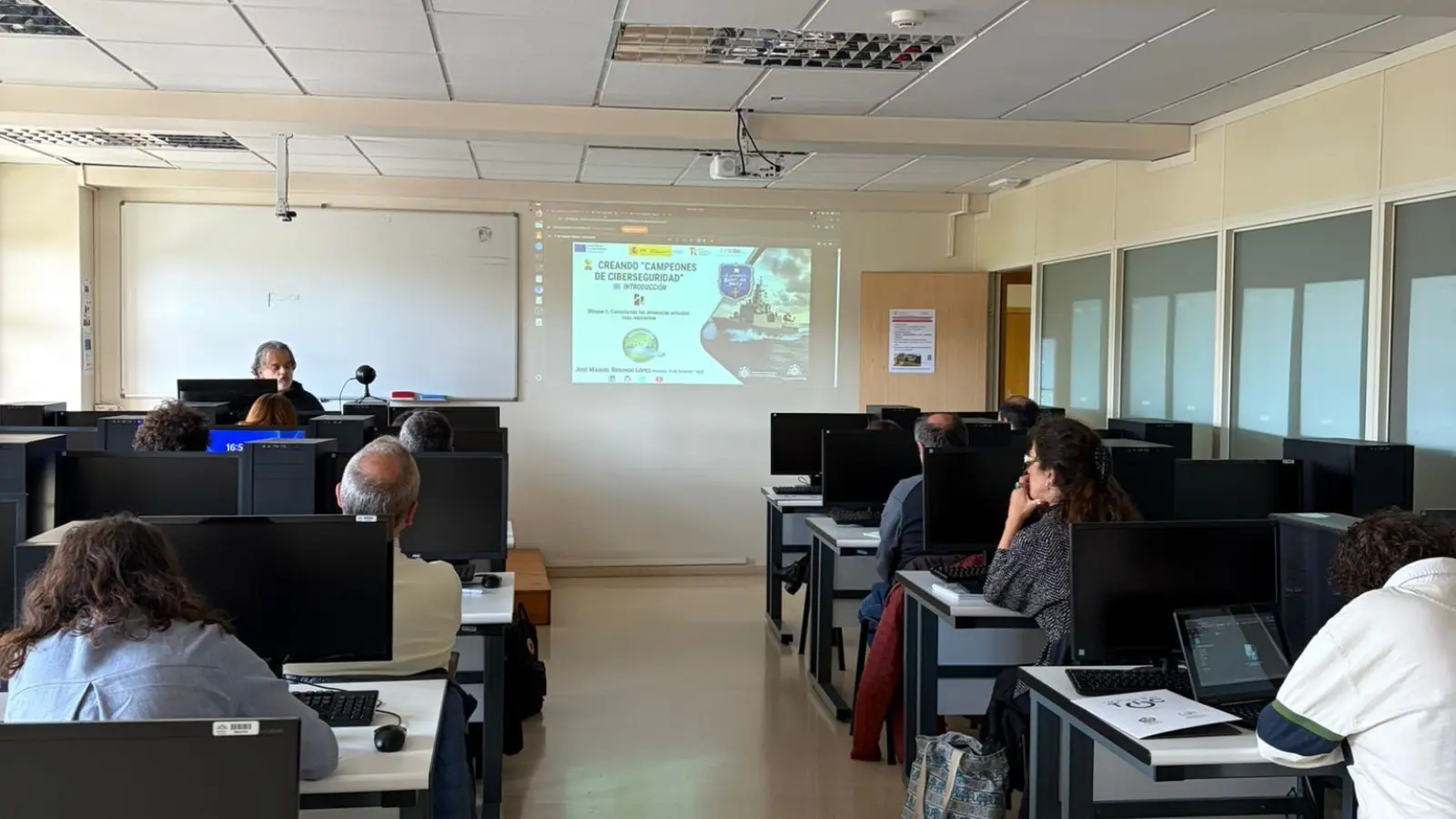 El curso ‘Embajadores de buenas prácticas de ciberseguridad en el aula’ ya ha celebrado su primera sesión