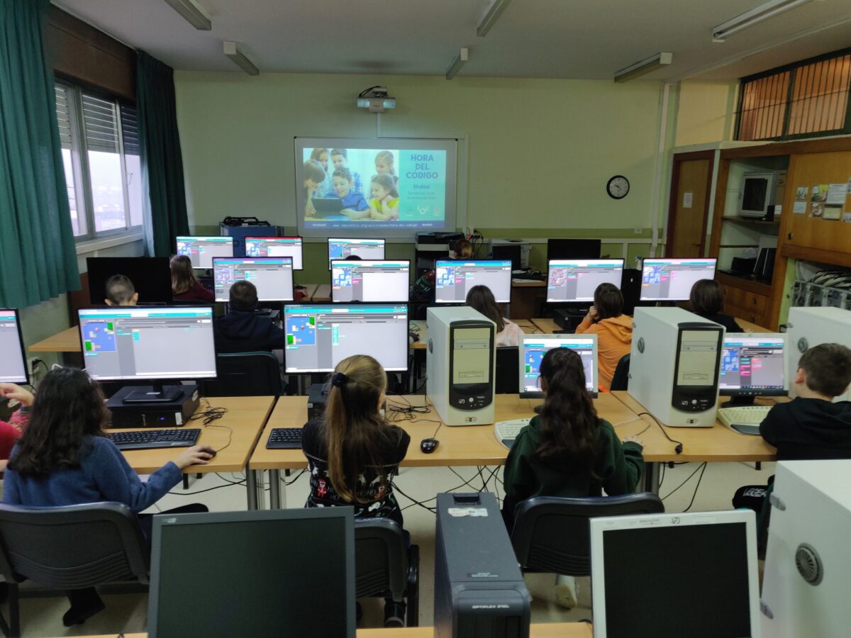 Más de 4.000 escolares asturianos disfrutan de la octava edición de ‘La hora del código’